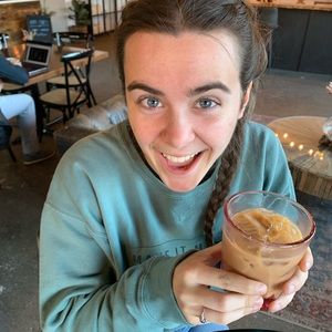 Meet your Posher, Lauren